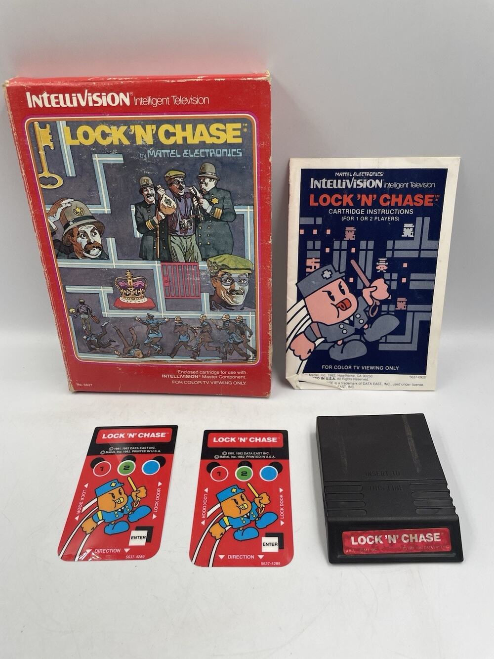 Mattel Intellivision Lock 'N' Chase Cartridge 1982 Complete Manual & Overlays
